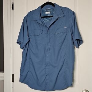 Columbia L Blue Button Down Shirt with Relaxed Fit